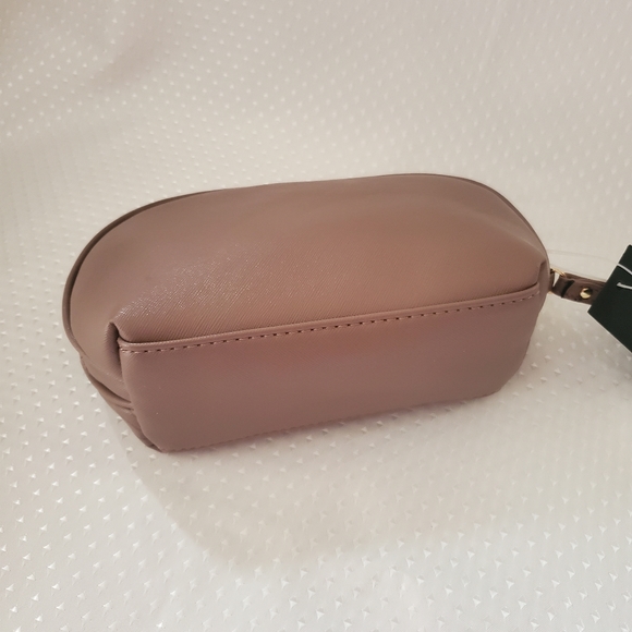 BUNDLE FOR FREE SHIPPING 💕 MARC NEW YORK CLUTCH / WRISTLET - Picture 5 of 8